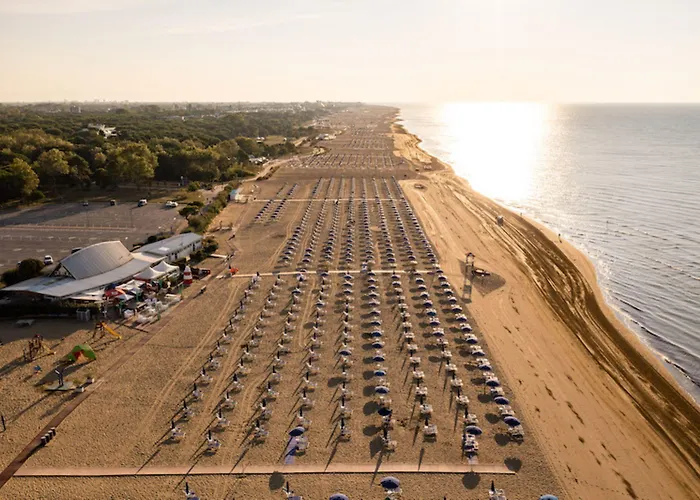 2-level Flat With Pool Balcony Near