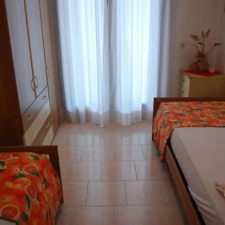 Appartamento 2-level Flat With Pool Balcony Near