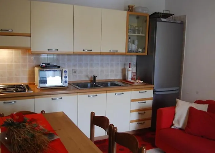 2-level Flat With Pool Balcony Near Apartmán