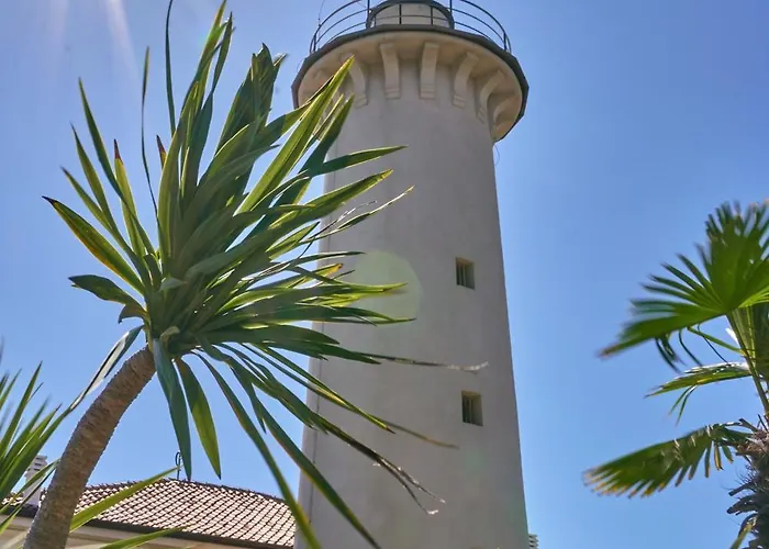 Апартаменти 2-level Flat With Pool Balcony Near Бібіоне