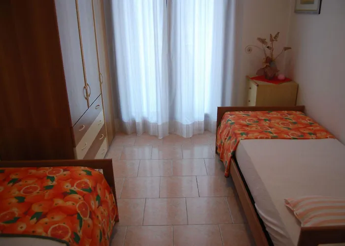 2-level Flat With Pool Balcony Near Apartmán *